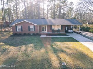 903 Highland Dr, Laurinburg, NC 28352