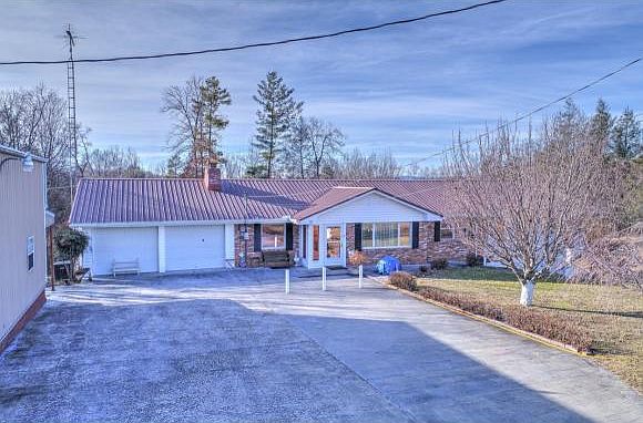 1st image of 127 Bill Martin Rd