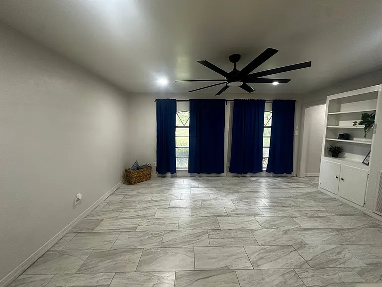 2916 Brookline Dr — Photo 3