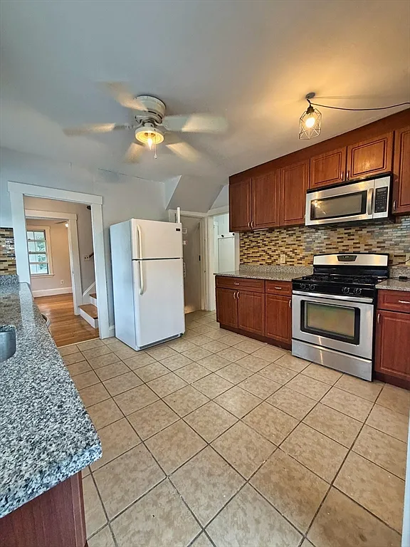 3 bed, 1256 sqft, $3,750 — Photo 1