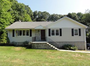 8 Evergreen Dr, Bethel, CT 06801