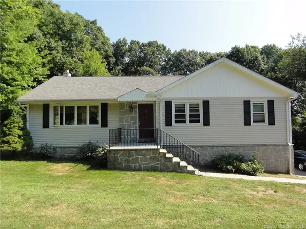 8 Evergreen Dr, Bethel, CT 06801