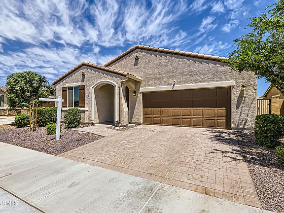 3rd image of 16264 W Poinsettia Drive