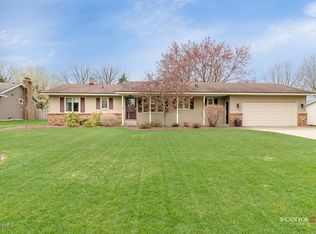 2659 Gay Paree Dr, Zeeland, MI 49464
