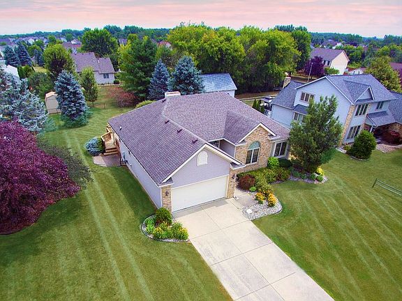 3rd image of 6073 Chatham Ct