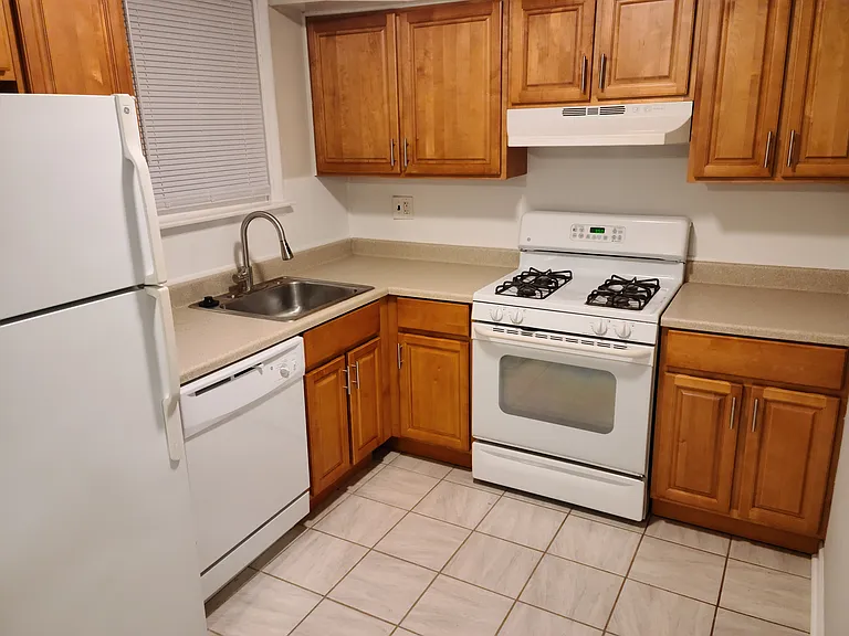 230 Erica St #1 — Photo 11