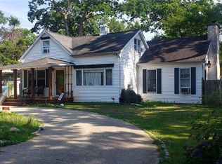 8 Cummings St, Bay Shore, NY 11706