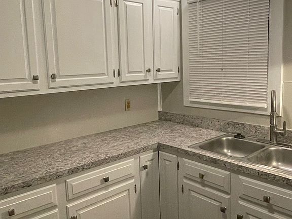 5th image of 14 Highland Ct