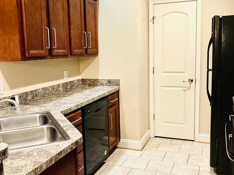 100 Capstone Dr #303 — Photo 6