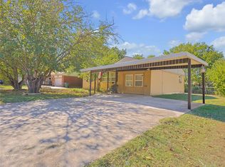 2002 Meadow Ln, Arlington, TX 76010