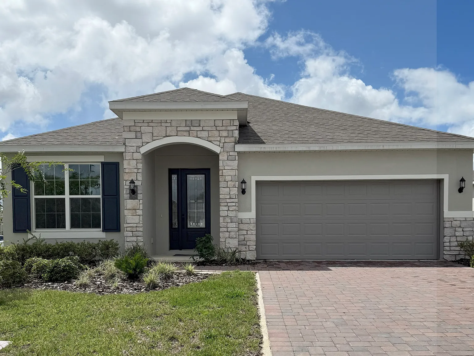 4 bed, 2121 sqft, $2,699 — Photo 2