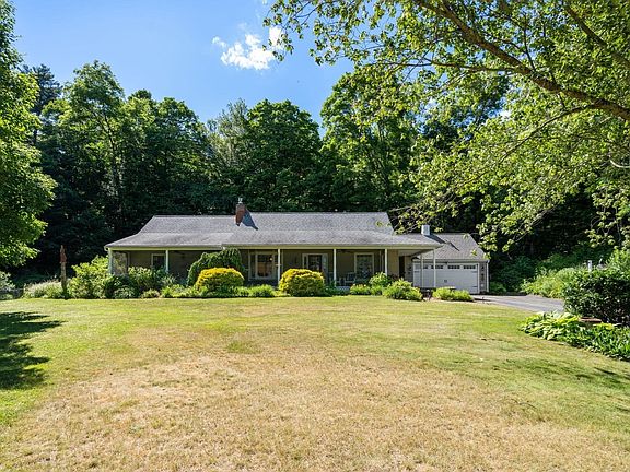 3rd image of 12 Hillside Dr