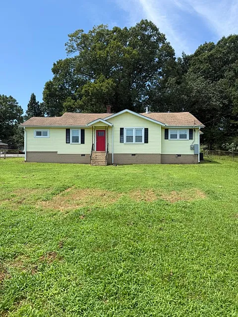 3 bed, 1316 sqft, $1,675 — Photo 1