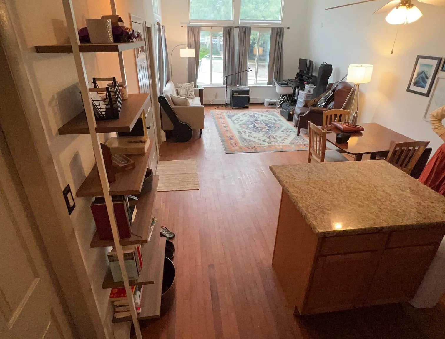 3 bed, 1340 sqft, $3,100 — Photo 3