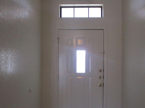 3rd image of 3801 Lone Oak Dr