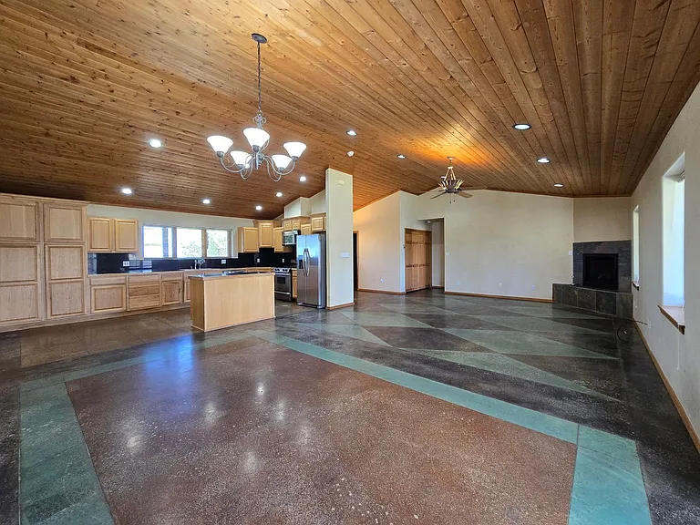4 Alma Ct — Photo 4