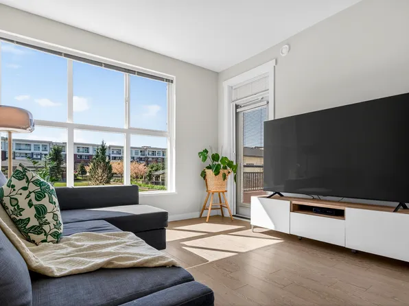 8150 207th St #B221, Langley, BC V2Y 4J3