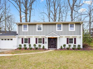 6808 Murray Ln, Annandale, VA 22003