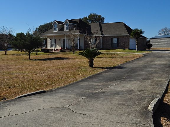 4th image of 18 Wedgewood Dr