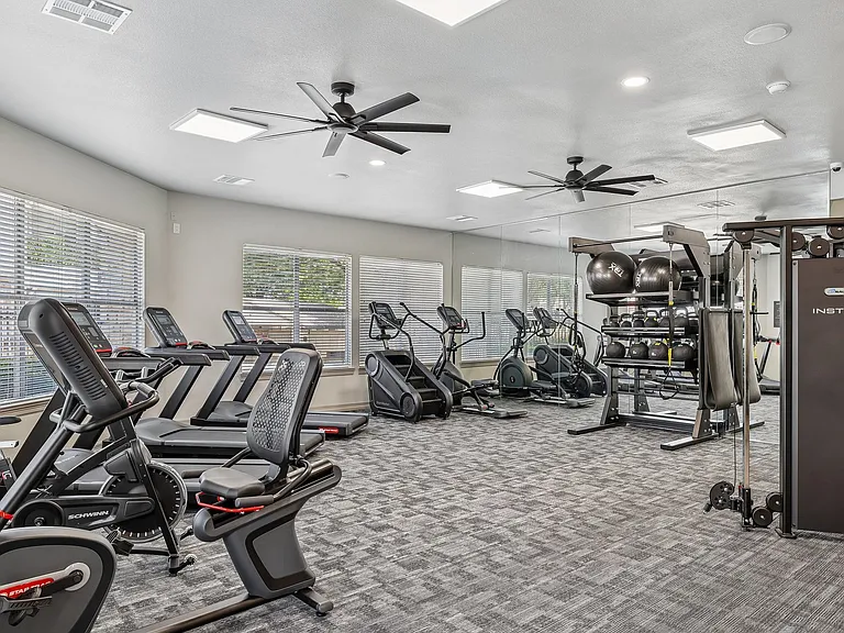 Regency Dell Ranch Apartments — Photo 25