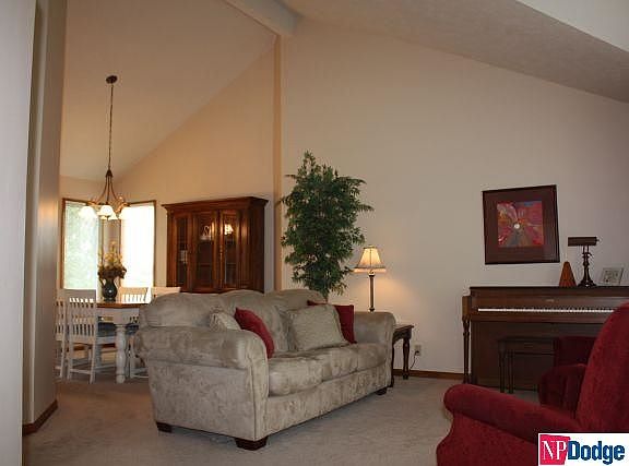2nd image of 201 Summerset Dr