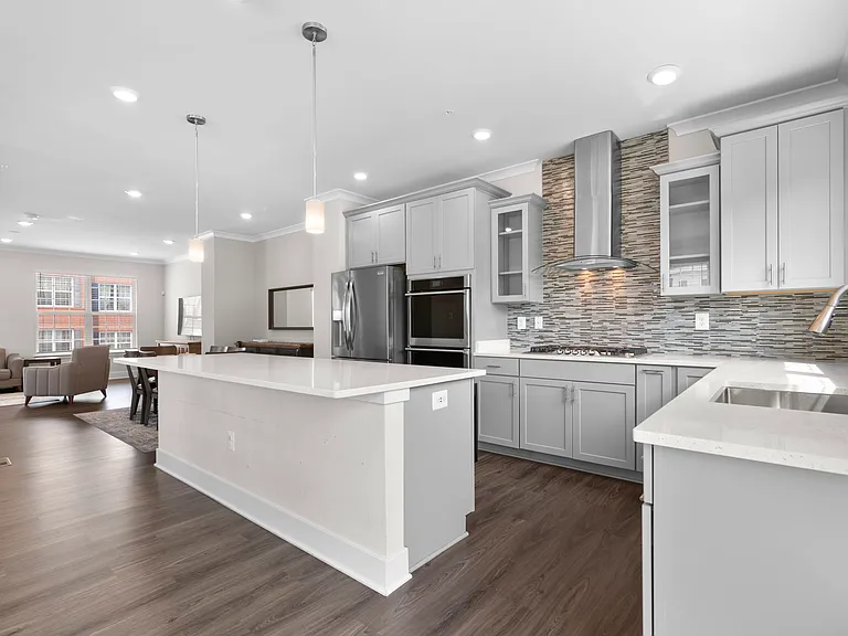 8017 Potter Pl — Photo 4