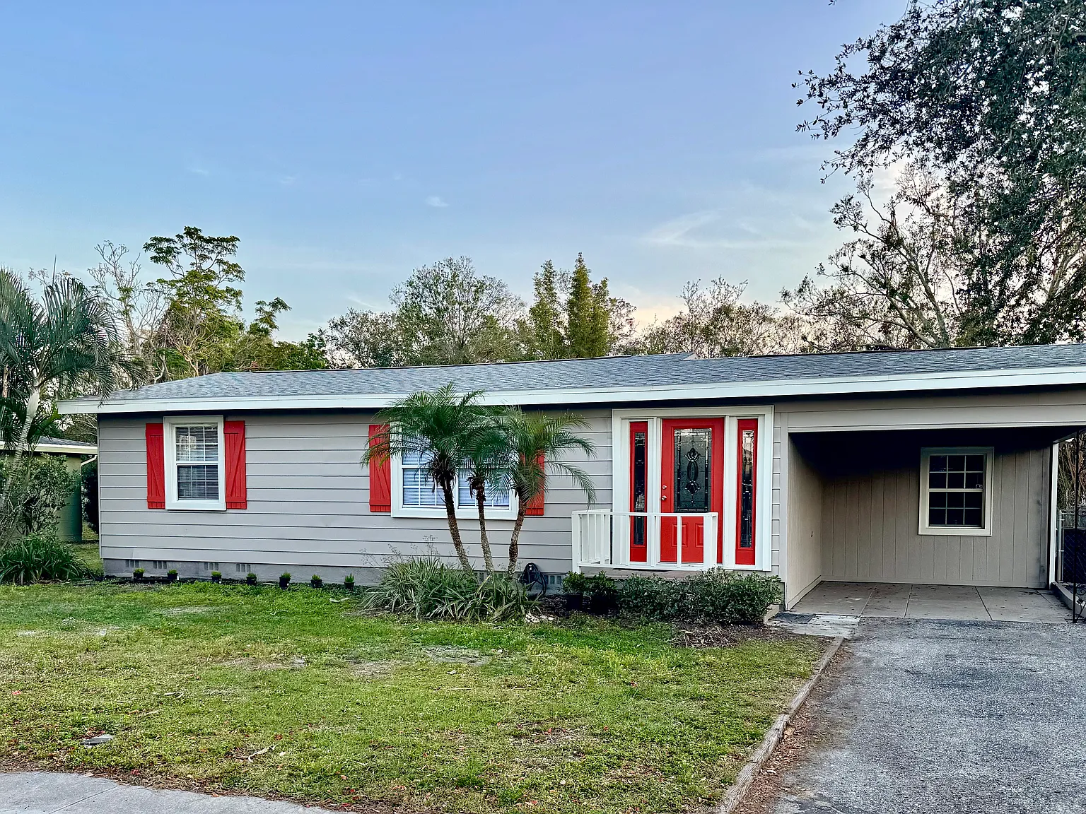 2048 Palm Ter — Photo 2