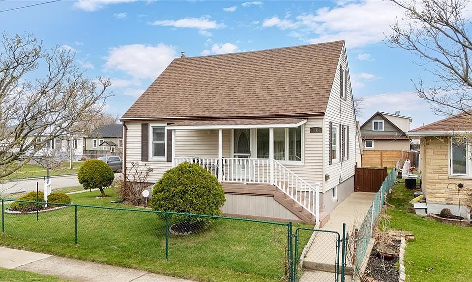 1st image of 748 Alexander St