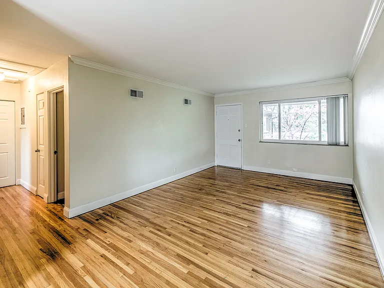 7848 Big Bend Blvd #5 — Photo 4