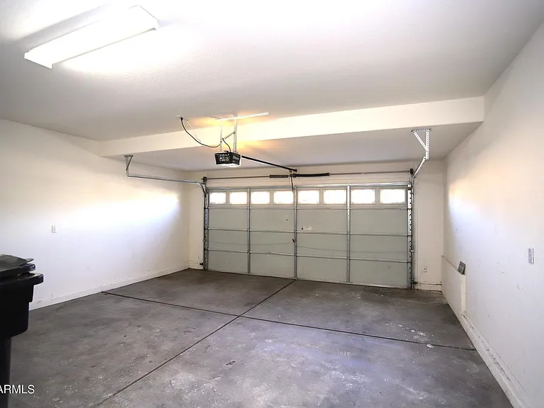 2840 S Miller Dr — Photo 34