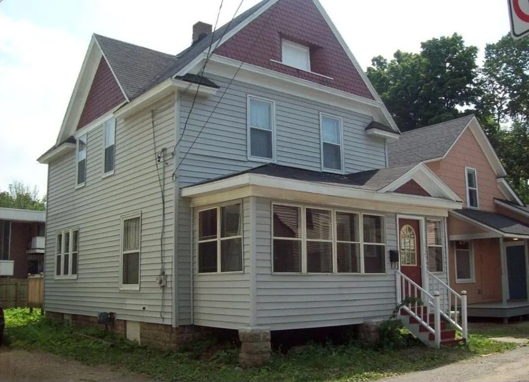 Building Photo - 817 Normal Ct