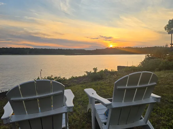 34 Highland Shores Dr, Wareham, MA 02571
