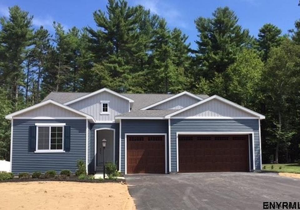 1st image of 8 Penfield Dr