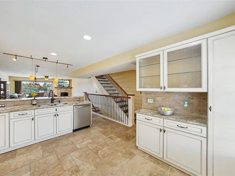637 Pinellas Bayway S #105 — Photo 21