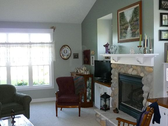 4th image of 8634 Willow Creek Dr