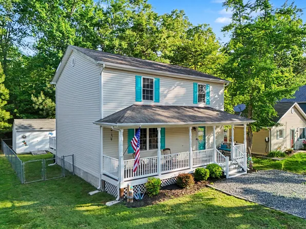 227 12th St, Colonial Beach, VA 22443
