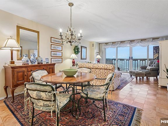 5th image of 555 North Ave APT 17U