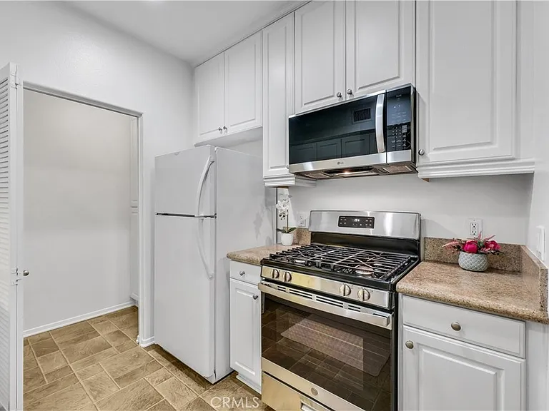 3212 Watermarke Pl — Photo 10