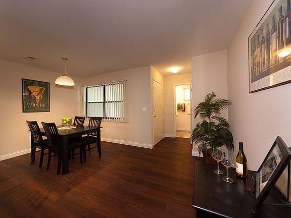 4th image of 4208 Appian Way W