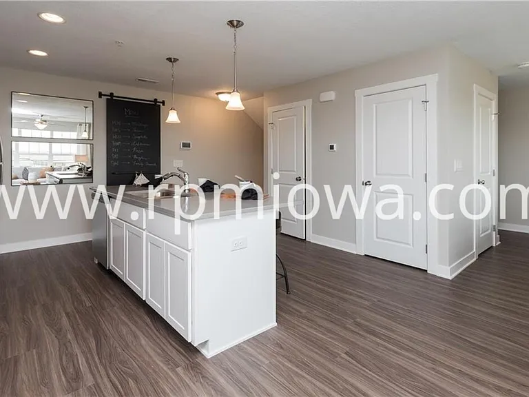 159 NE 23rd Ln — Photo 3