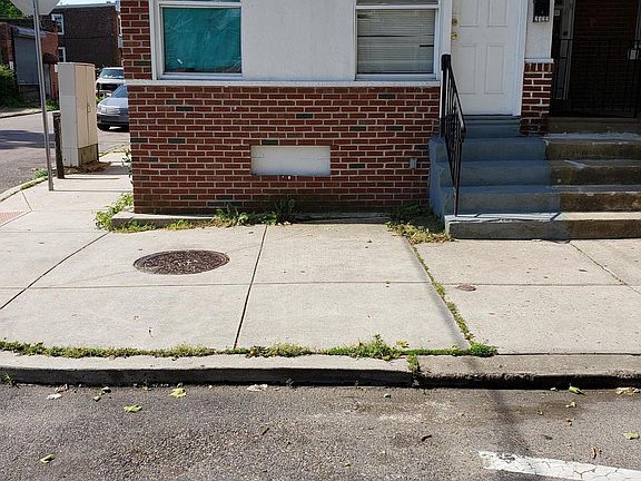 2nd image of 2122 W Spencer St