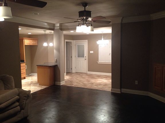 4th image of 2716 Woods Dr