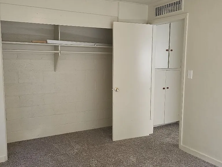 913 Willow St — Photo 5