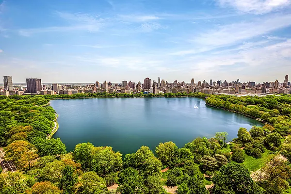 Sold by Sotheby's International Realty | media 10