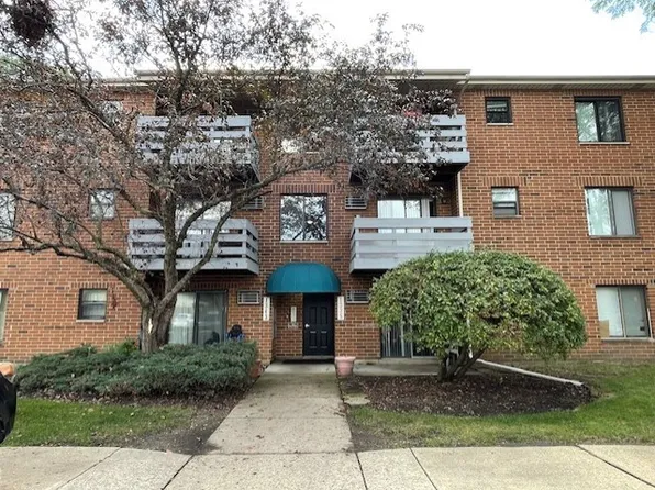 1343 N Winslowe Dr Unit 203, Palatine, IL 60074