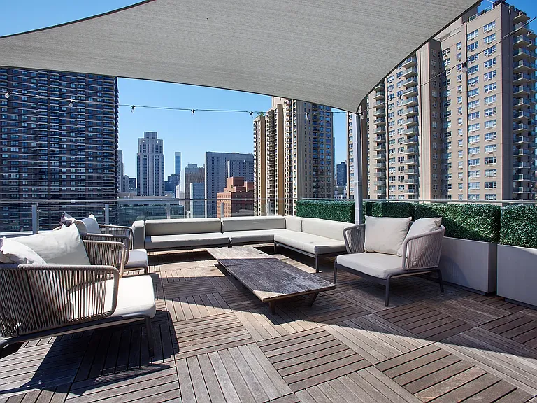 501 E 74th St #3D — Photo 11