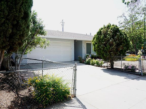 2nd image of 2907 Sunburst Dr