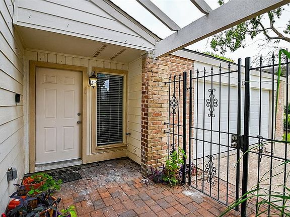 2nd image of 3115 Ashford Arbor Dr
