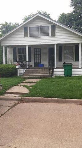 1st image of 724 W Bell Ave