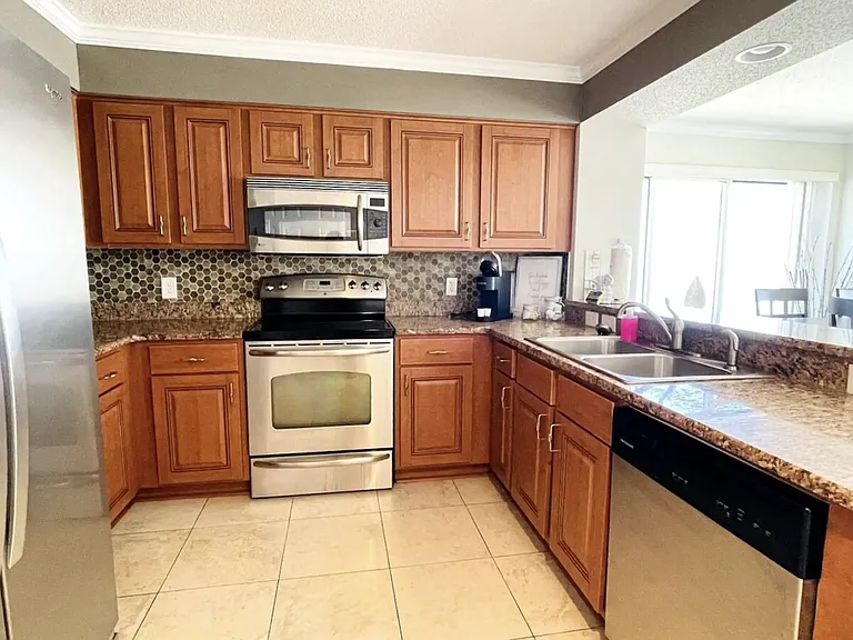 1625 S Ocean Blvd — Photo 17